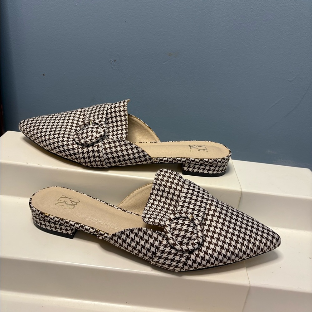 New York & Company Black and White Houndstooth Mules